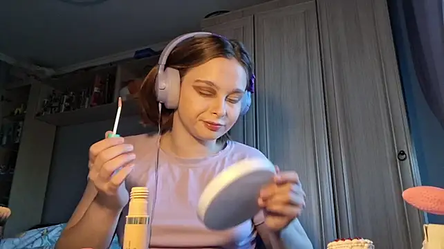 WoodPracice - do you wanna see my nipples??