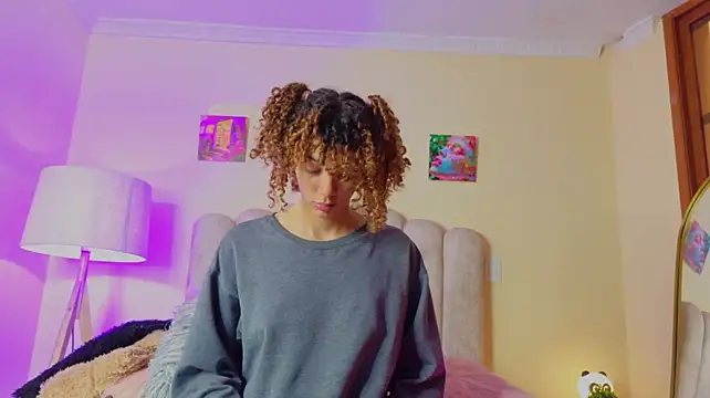 Spicy_morena_ - oil ass + 1 finger in ass