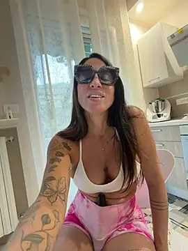Sexy7883 - @topless in te balcony