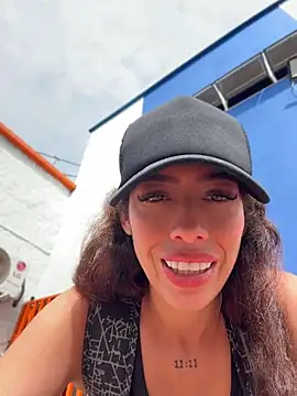 Roxyrougee - Risky ride dildo naked open door