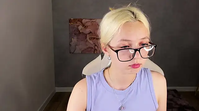 Mollyy_snow - You choose my pose