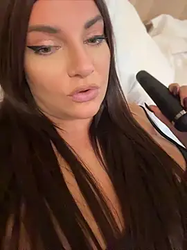 JessycaFlame - Finger pussy in public