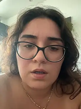 CurvyyMomy - Boobs out permanent