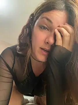 DaisyVibesss - Ass in doggy and spanks!!