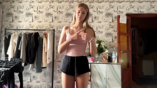 HoneysPiee - 67 boobs llol