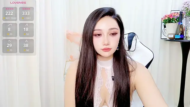 ElegantCoco - 美胸精油，这周末有王子秀，欢迎哥哥们加入粉丝团，免费看秀