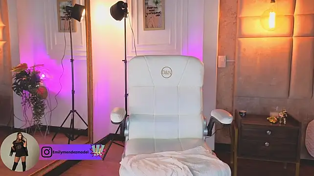 AlessiaLondon - Hey Miss!