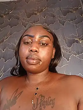 Queenmillan - PUSSY UP CLOSE 4 DADDIE