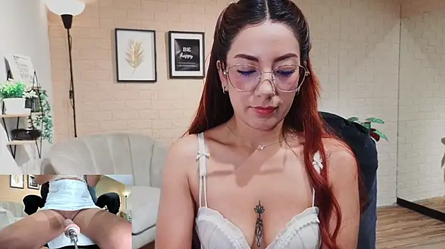 MissOffice_ - Show my boobs and tease
