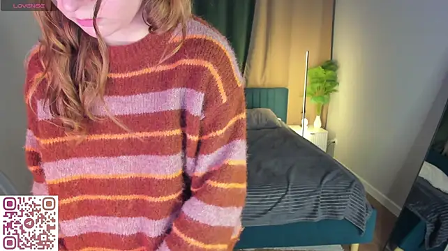 Vicki_Milles - take off your panties and top
