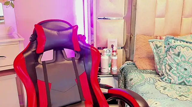 Anisha_zambrano - Hard against my ass 😈🥵