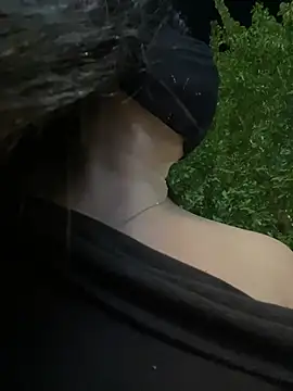 Xiao-mo520 - 美导老师下班兼职电子女友，咖啡厅，人多，刺激，完成目标找陌生人问路