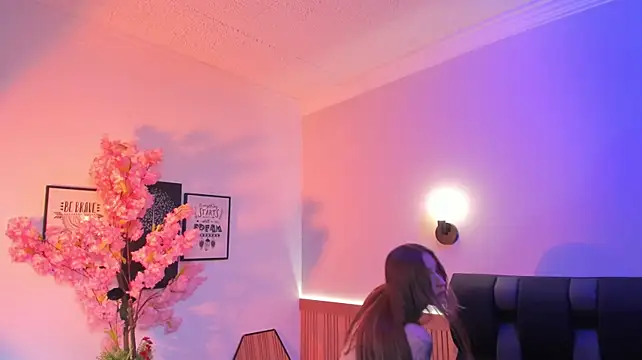 Siouxsie_cenobite - (∩^o^)⊃━☆ Naked + squirt (2 min control)