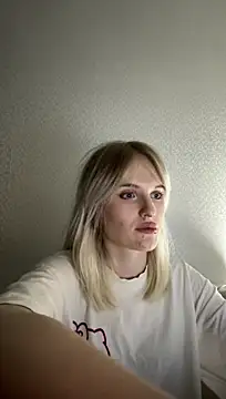 LizzettMorty - Playful lipstick👅