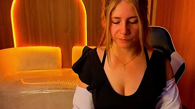 Aratna_Blonde_Tx