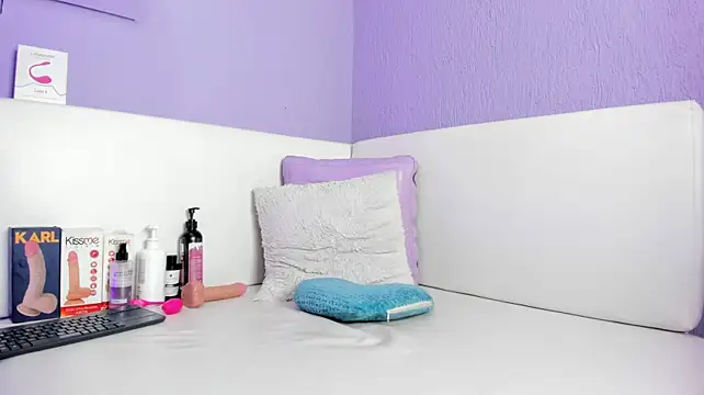 Rossi_Mariana - Plug in ass