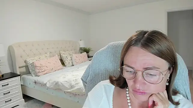 Vika73 - type - ​menu ​and ​private ​active