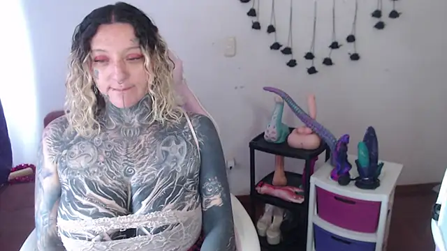 SLOPPYTITSS - pumped, squirt, big toys pussy