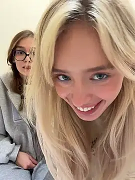 PollyLolly - Polly off Pants + spank bare ass public