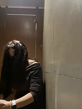 Xiao-mo520 - 美导老师下班兼职电子女友，咖啡厅，人多，刺激，完成目标找陌生人问路