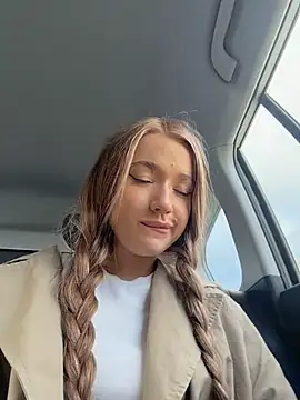 Milaa_sun - fingering pussy in TAXI 🚕