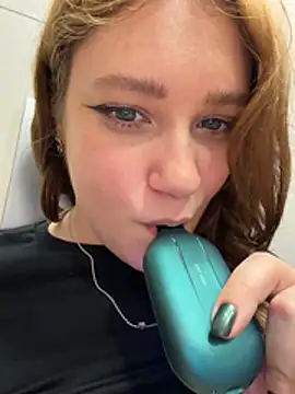 Lucy-joy - SHOW this perfect nipples in cafe