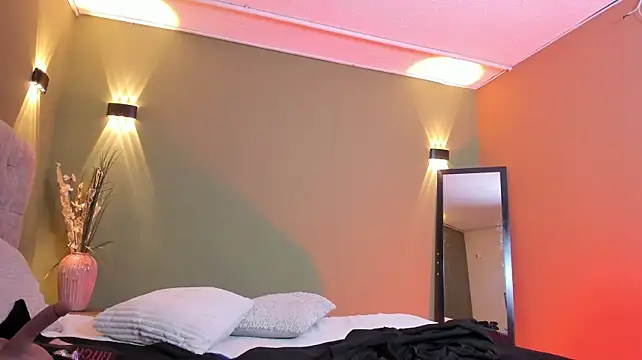 Ada_mclaine - show ass + 3 spanks + 1m control lus