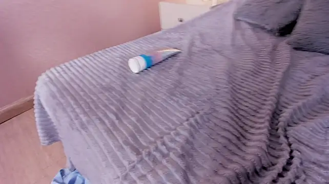 Nia_Turner - flash tits