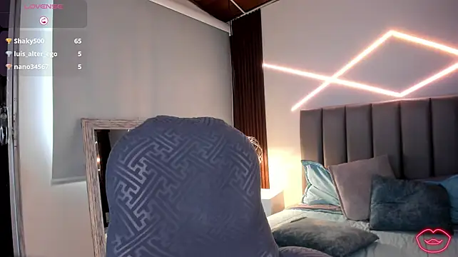 Veronicalanx1 - Blowjob + dildo with spit 😈