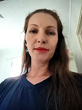 Karlacasada - Mostrar os peitos ao livre