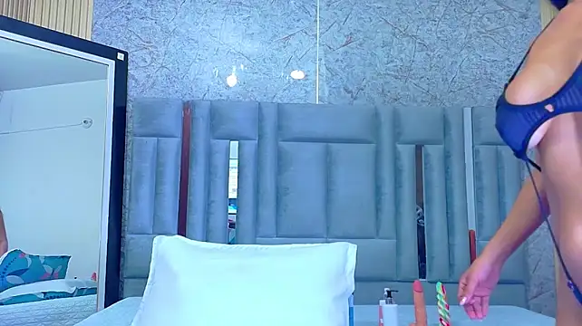Veronicaroose_ - RUB PUSSY 🤞