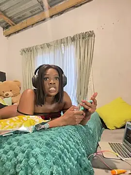 LuciousLips96 - give us a squirt show for 30 min
