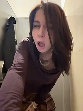 RosieDesire - show asshole and spank my booty hard