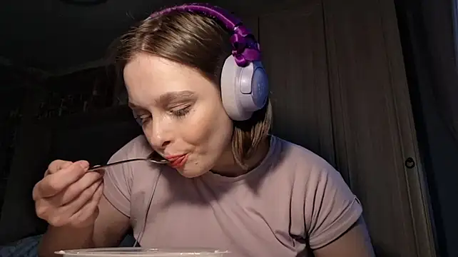 WoodPracice - do you wanna see my nipples??