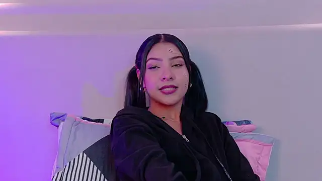 NaomiKlarc
