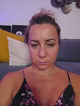 AngelaDesires - Make me squirt