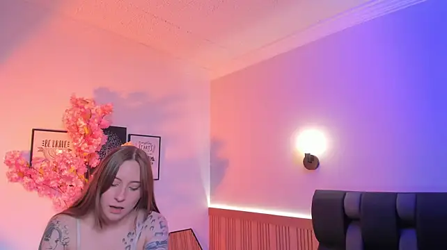 Siouxsie_cenobite - (∩^o^)⊃━☆ Naked + squirt (2 min control)