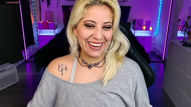 Blackwidow_s1 - Show tits