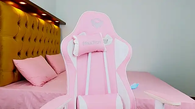 Baby_asha - boobs show and bounce