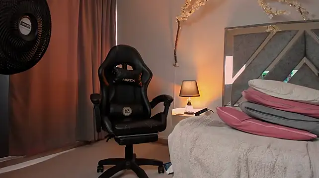 Annie_bell__25 - Oiled ass