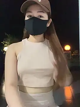 My_Melodyy - Make me cum pussy in public garden 🪴😈