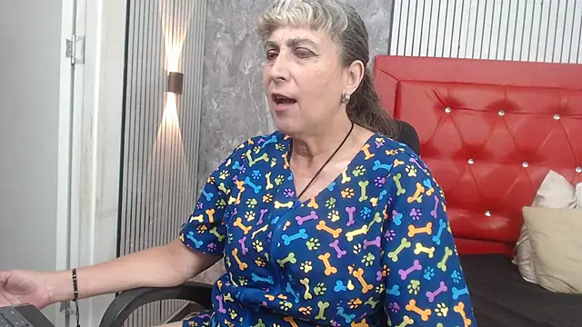 Linda__mature