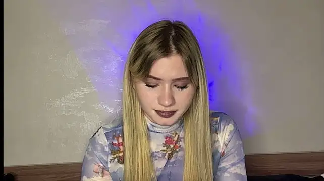 EstellOnorati - air kiss