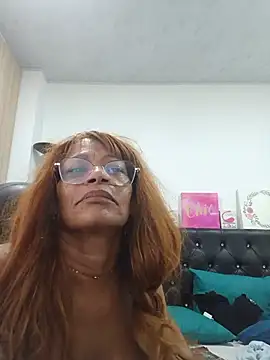 BustyMilf_