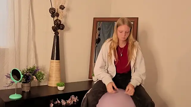 StasiaKoonce - Puff cheeks out