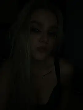 April_Purr - massage boobs
