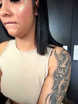 Isabella-Teen - Flash Tits🍒