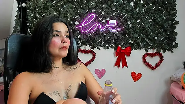DestinyHills - Make Me Wet 🤤