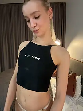 LunaVelvetti - take off my bra