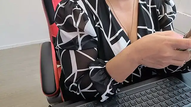 Sofiatwork - FLASH ASS + SNAP LT